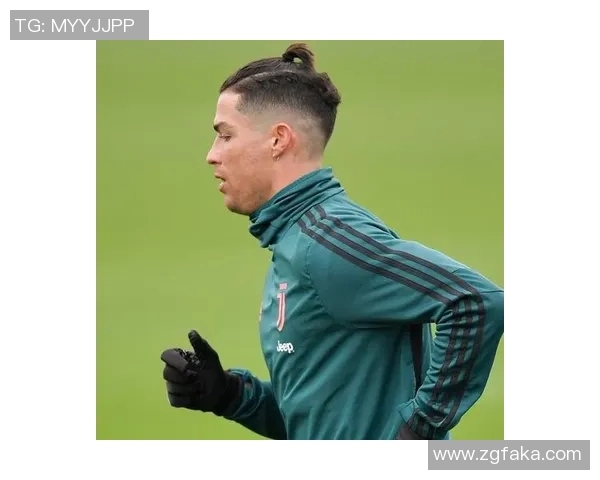 非洲足球明星的独特辫子造型展现个性与风采的精彩瞬间